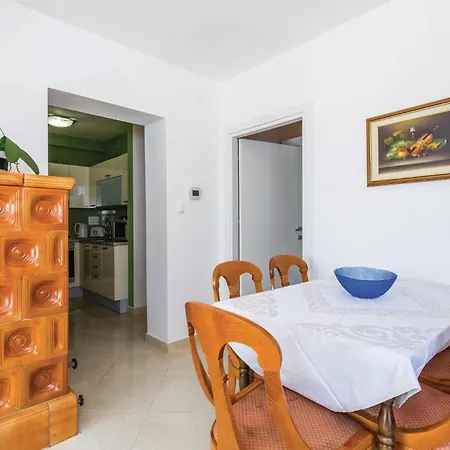 Gorgeous Apartment In Lovran With Jacuzzi Apartment *