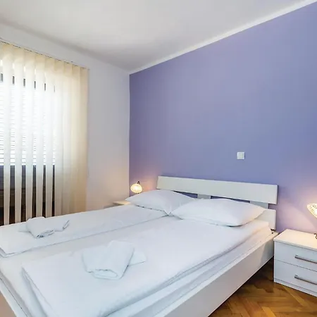 Appartement 2 Bedroom Stunning In *