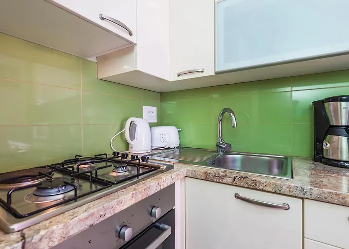 شقة 2 Bedroom Beautiful Apartment In Lovran لوفغان